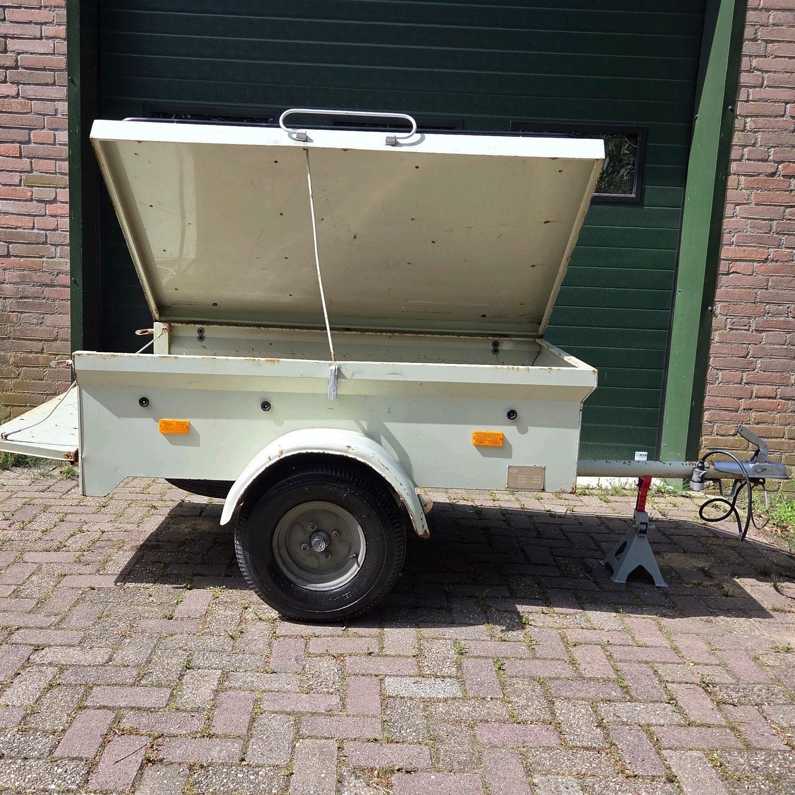 SARIS Aanhanger met deksel, Ophalen