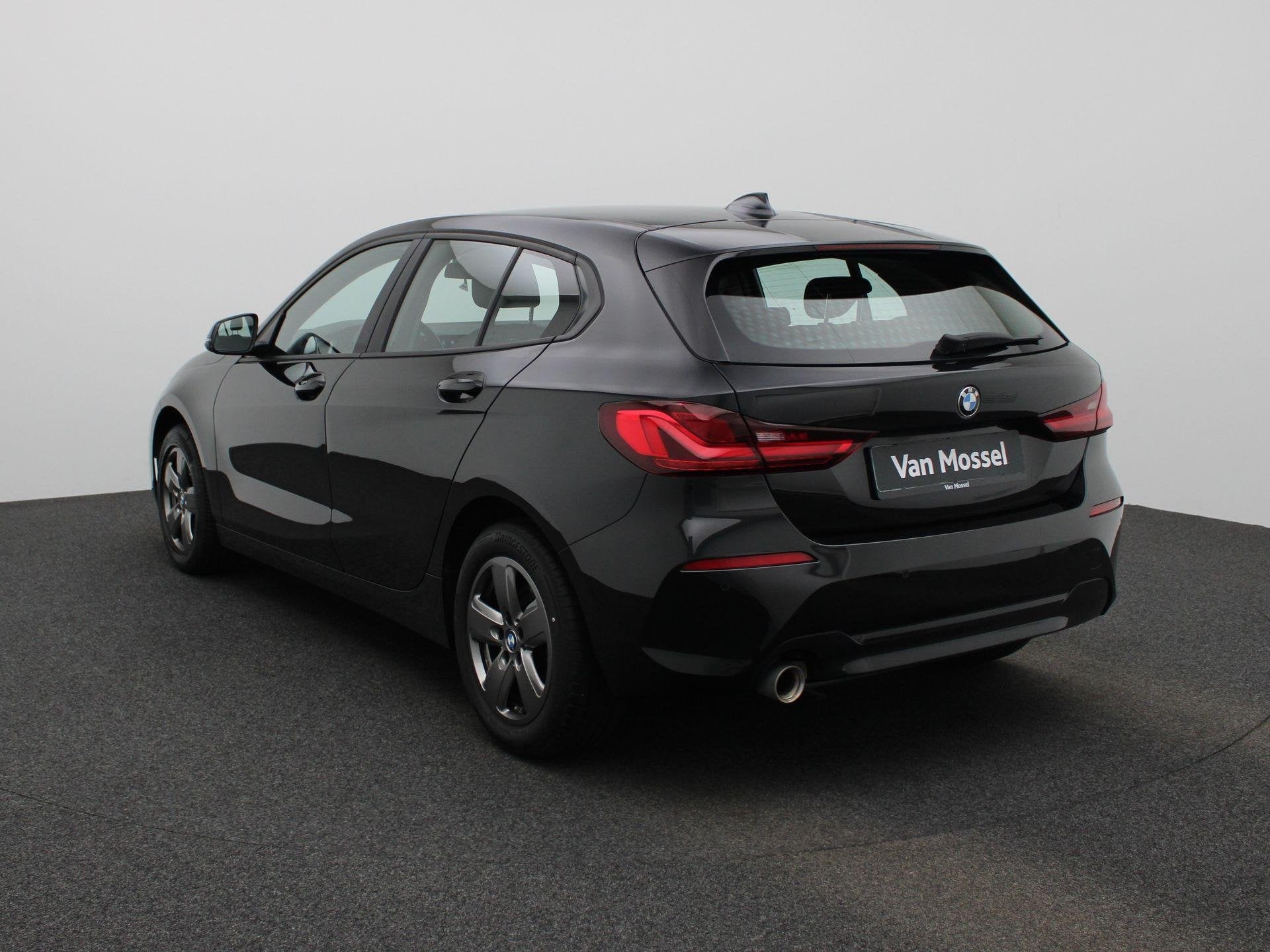BMW 1 Serie Hatch Automaat - PDC - Carplay - LED, Autos, BMW, Achat, Éclairage LED, Entreprise, https://public.car-pass.be/vhr/ea0cdd81-e9f3-4a82-bb57-5e186adf0bf9