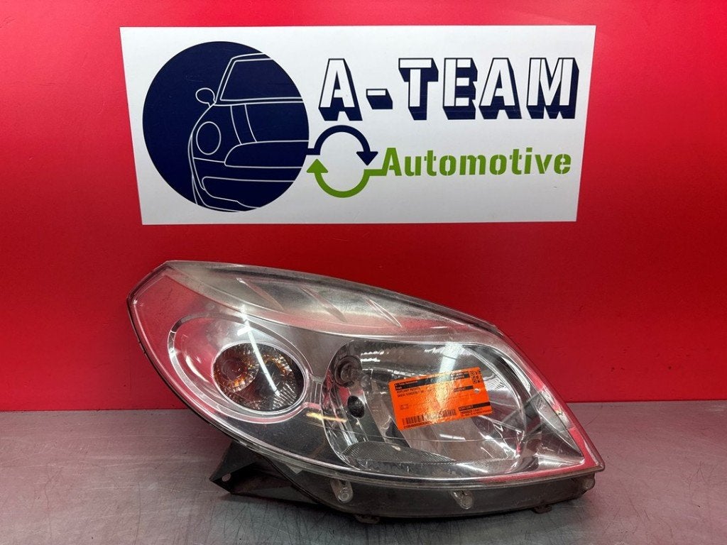 KOPLAMP RECHTS Dacia Sandero I (BS) (|8200733877|), Dacia, Gebruikt, Renault Deutschland AG, Peter-Huppertz-Straße 5
51063  Köln, DE
