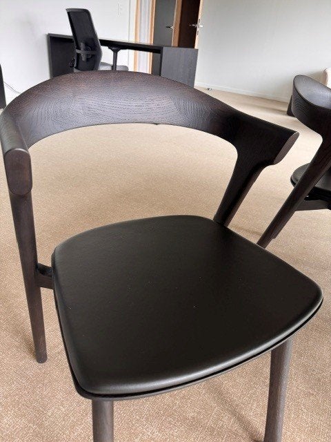 UITSCHUIFBARE Kantoortafel + 8 stoelen, Huis en Inrichting, Bureaus, Gebruikt, Overige typen, Hout, Zwart, Stopcontact, Ophalen