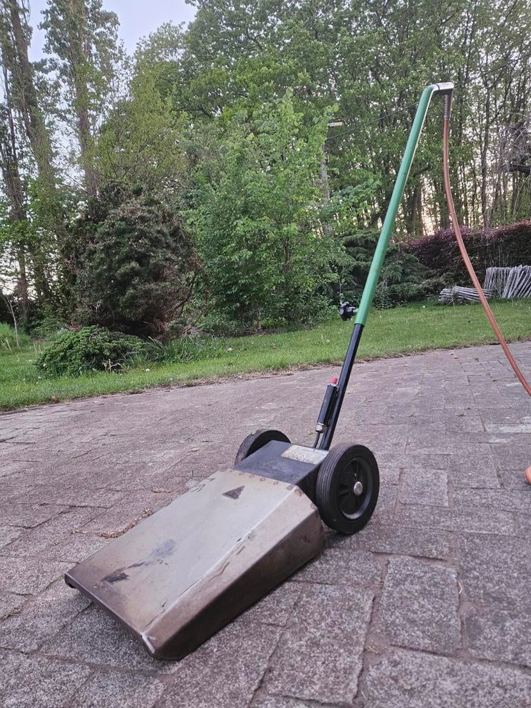 Proffesionele onkruidbrander HOAF, Ophalen