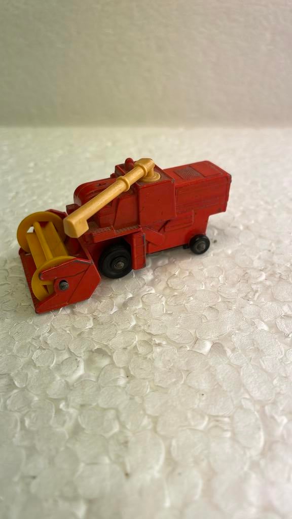 Matchbox 51 Combine Harvester, Ophalen of Verzenden, Zo goed als nieuw