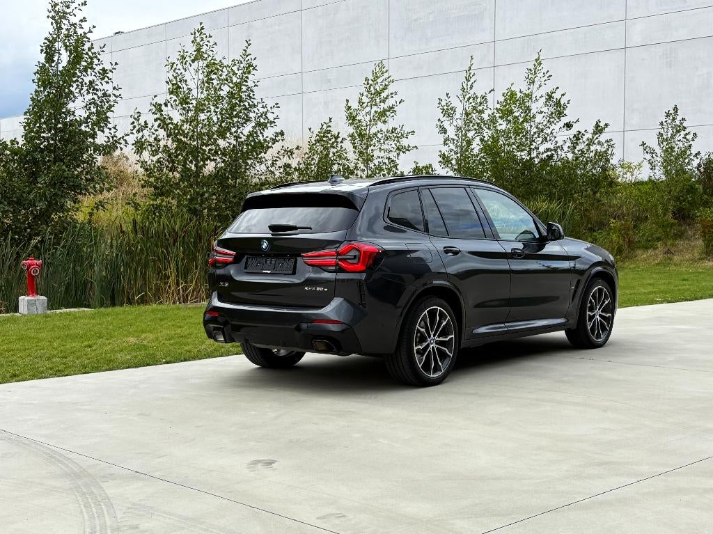 BMW X3 30e M pakket Geraffineerde perfectie met diepgang, Automaat, 4 cilinders, Zwart, Leder