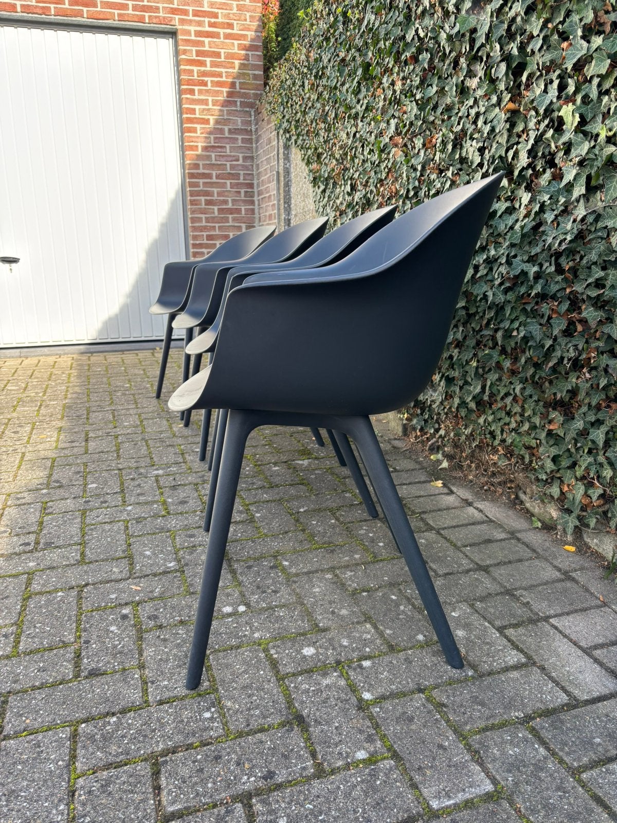 🖤 12 Design stoelen Gubi, Huis en Inrichting, Ophalen, Gebruikt, Zwart, Kunststof