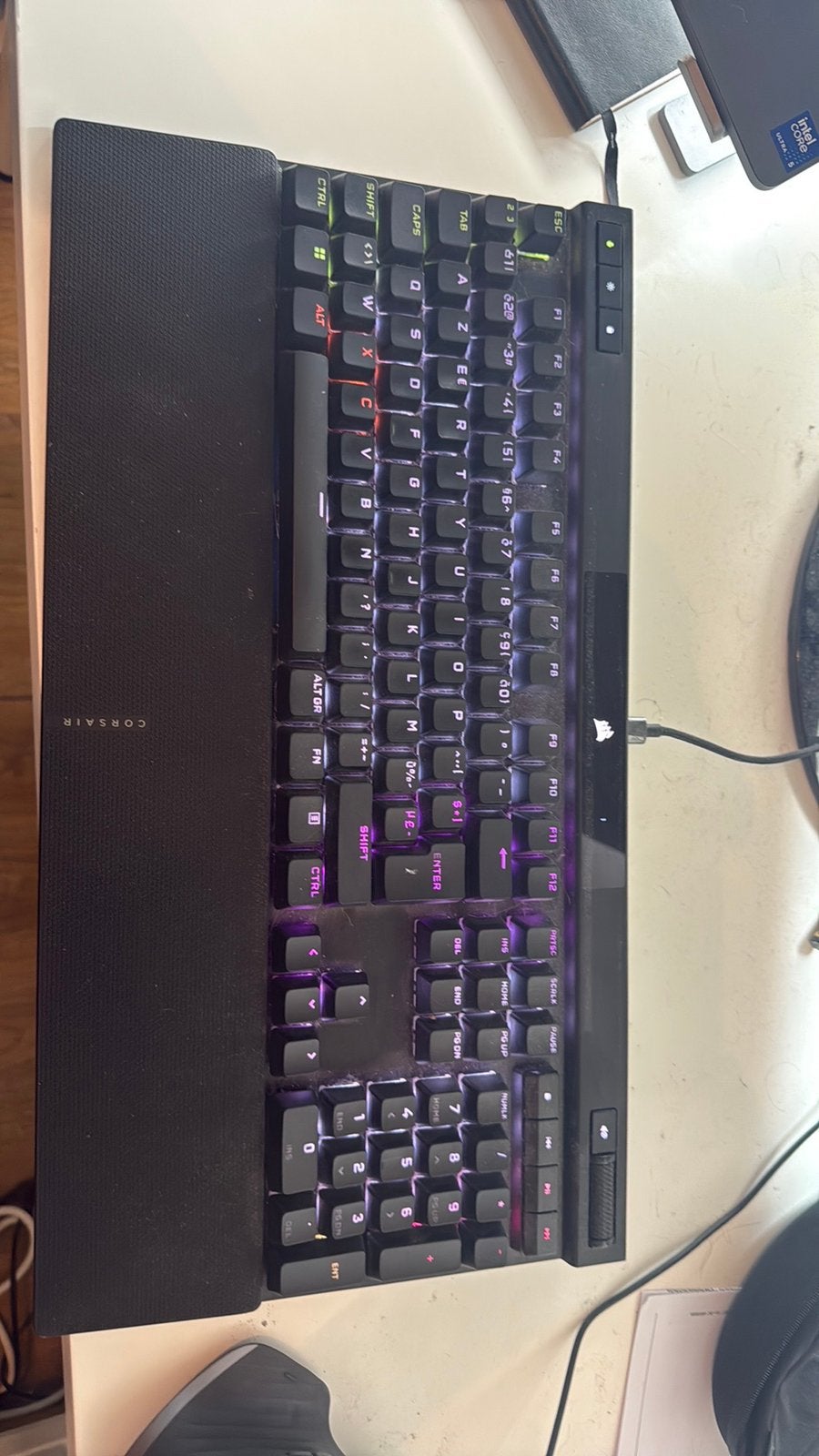 Corsair K70 RGB PRO Gaming Toetsenbord – Cherry MX Red, Informatique & Logiciels, Claviers, Enlèvement ou Envoi, Azerty, Comme neuf