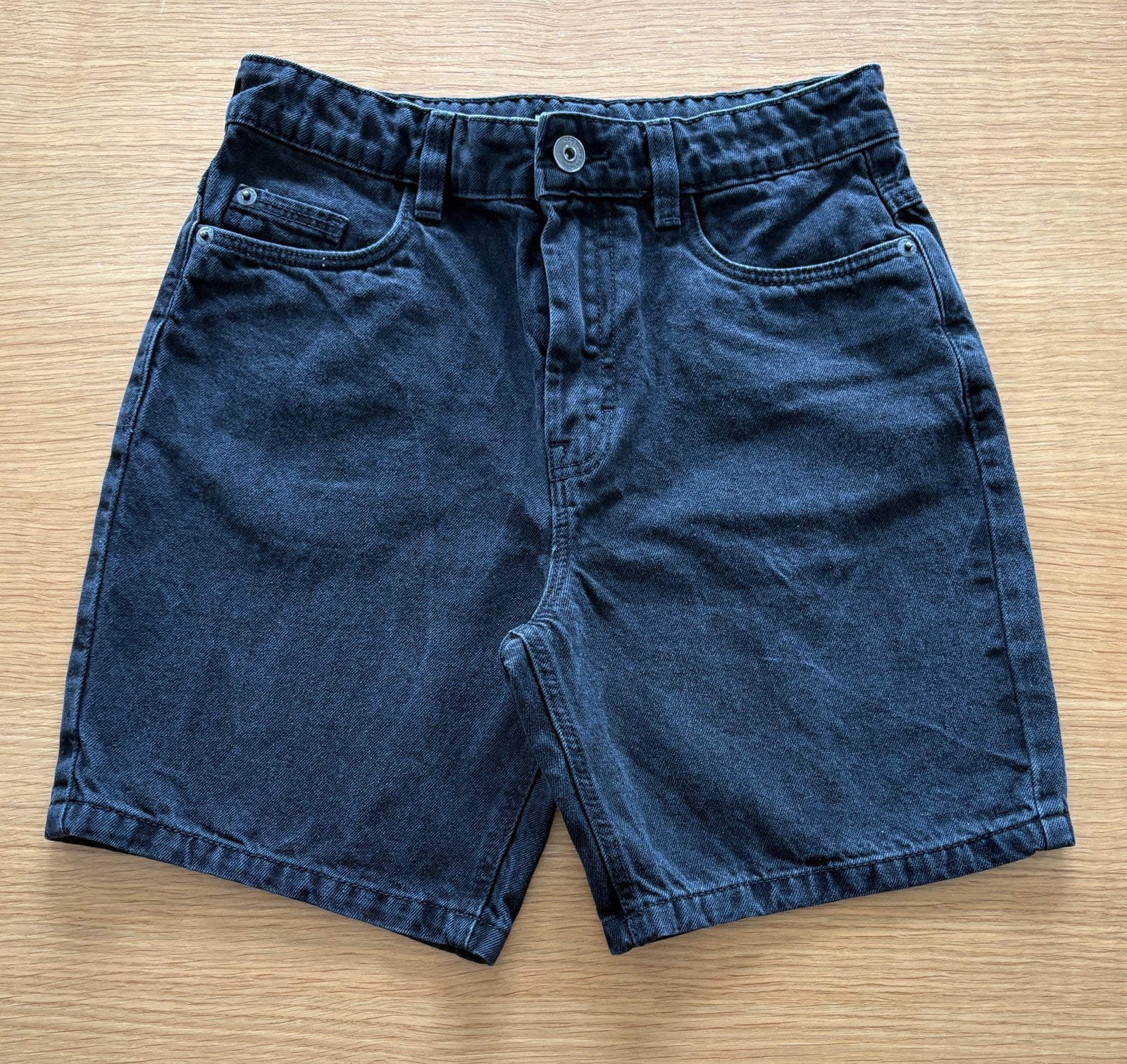 Short en jeans noir TAO - Taille XXS / 11 ans - 9€, Enfants & Bébés, Enlèvement ou Envoi, Comme neuf, Garçon