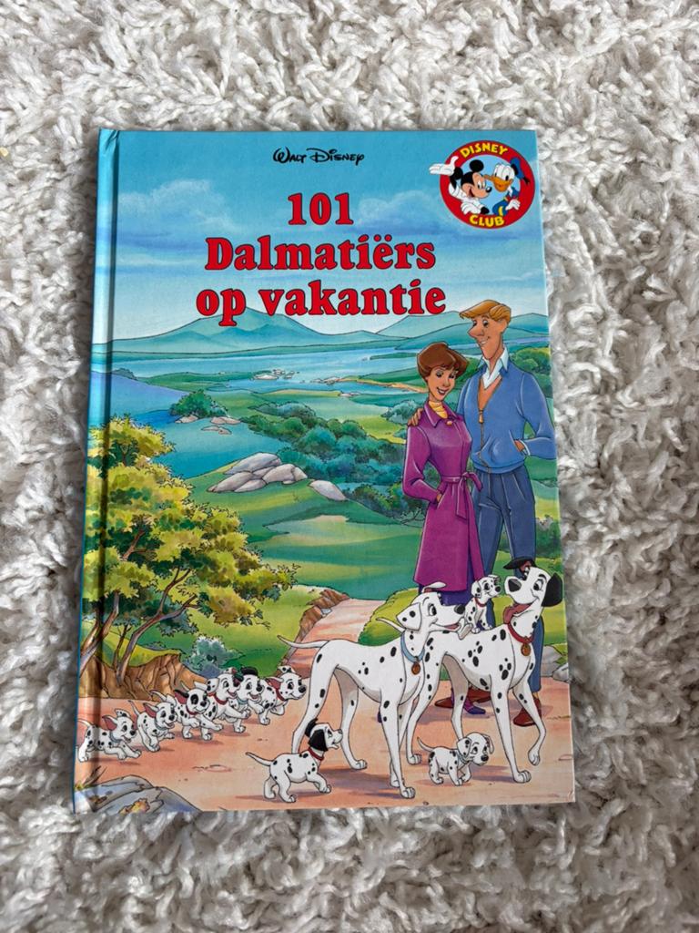 Disney club - 101 Dalmatiërs op vakantie, Ophalen of Verzenden, Gelezen, Jongen of Meisje, Fictie algemeen