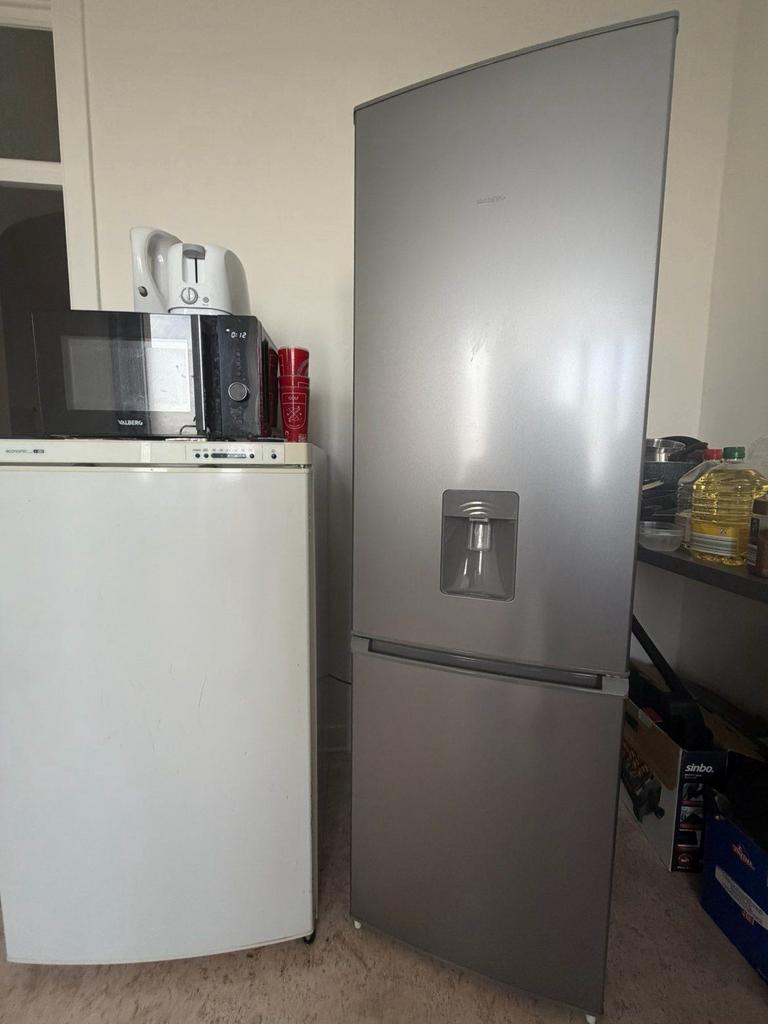 Frigo, Electroménager, Réfrigérateurs & Frigos, Enlèvement, Comme neuf, Avec congélateur séparé