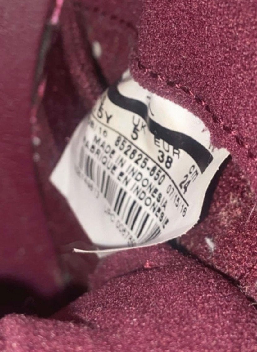 Jordan 11 velvet night maroon - maat 38, Kleding | Dames, Ophalen, Zo goed als nieuw, Sneakers