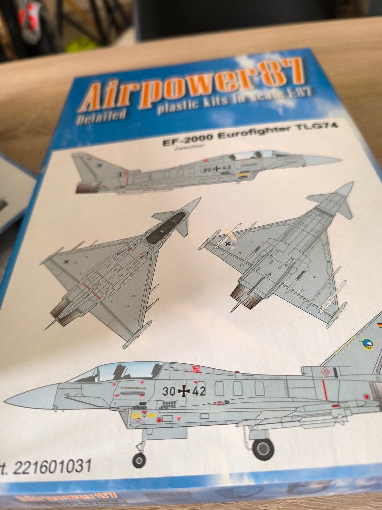 EF-2000EUROFIGHTER TLG74 zweisitzer, Hobby & Loisirs créatifs, Modélisme | Avions & Hélicoptères, Autres marques, Enlèvement ou Envoi