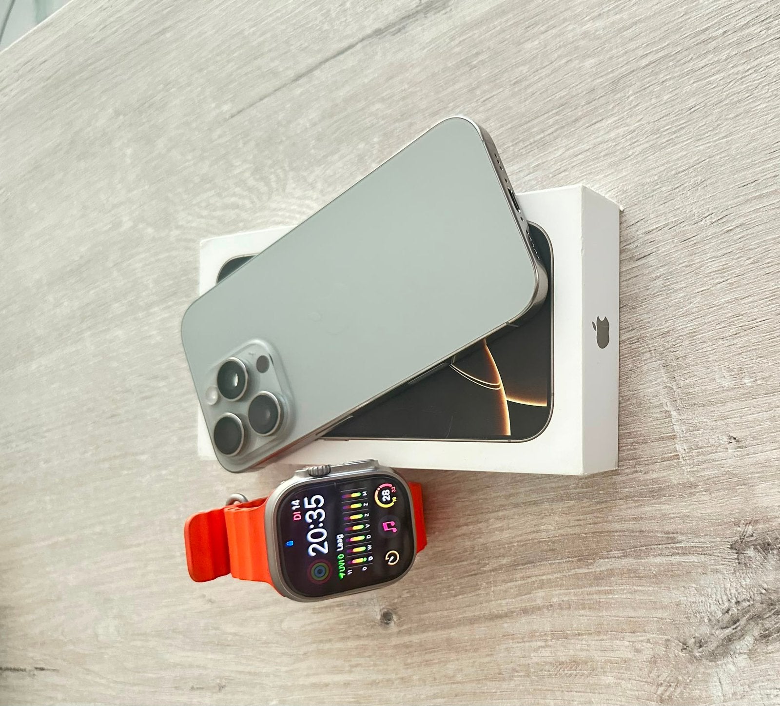 iPhone 16pro 128g + iwatch ultra 2 titanium 49mm, Ophalen, Zo goed als nieuw