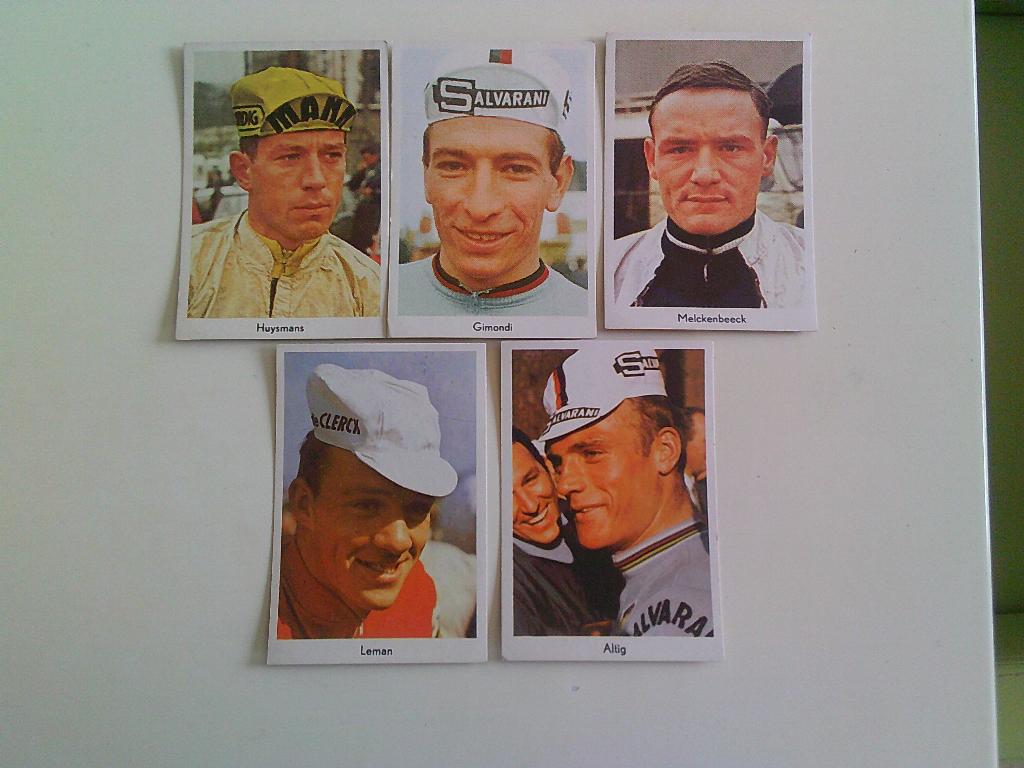 5 kartonnen foto's van Wielrenners ., Ophalen of Verzenden