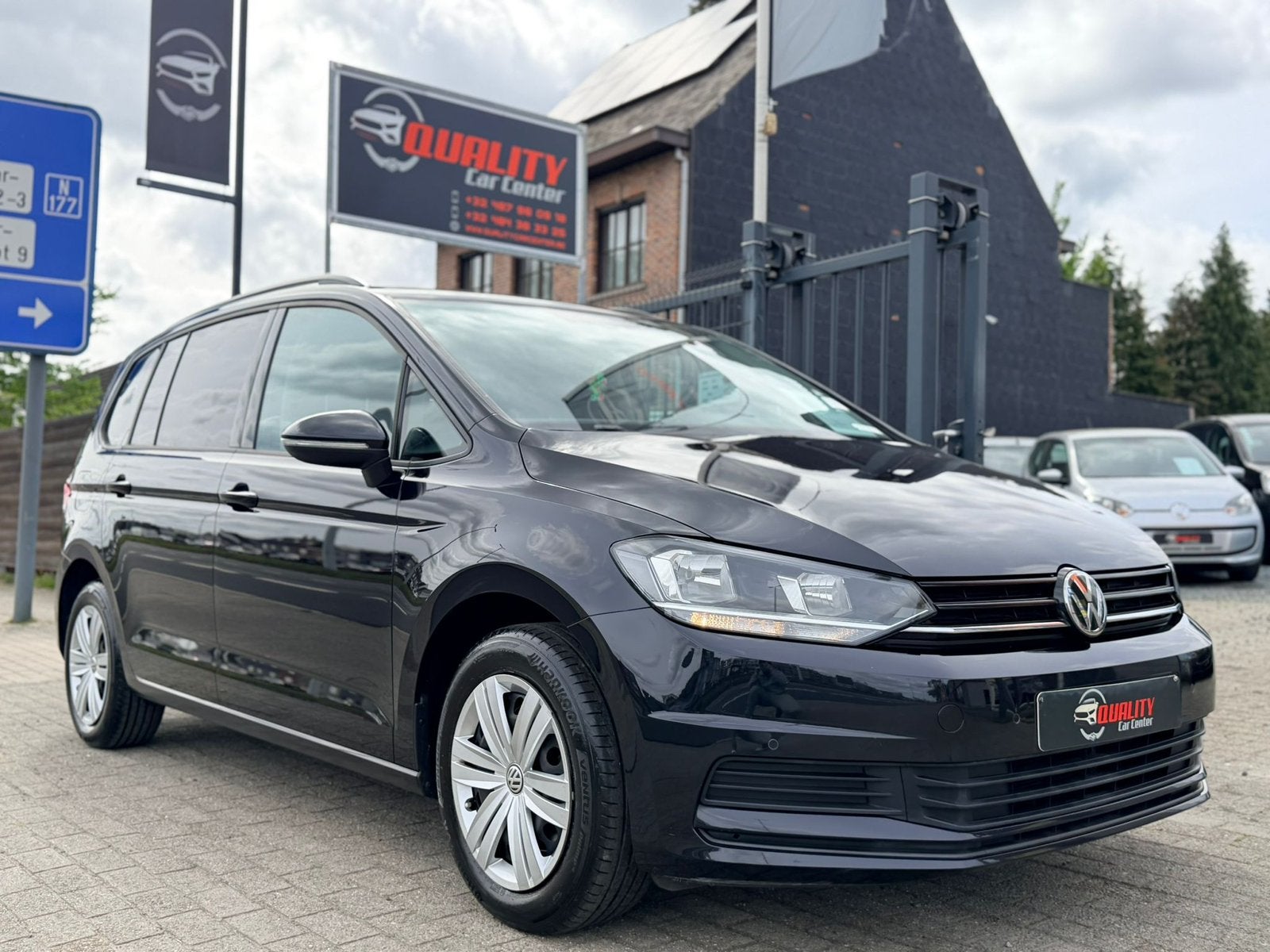 Vw Touran 12/2017 100dkm 7zitpl. Benzine Navi Trekhaak Pdc, Autos, 1197 cm³, Achat, Euro 6, Entreprise