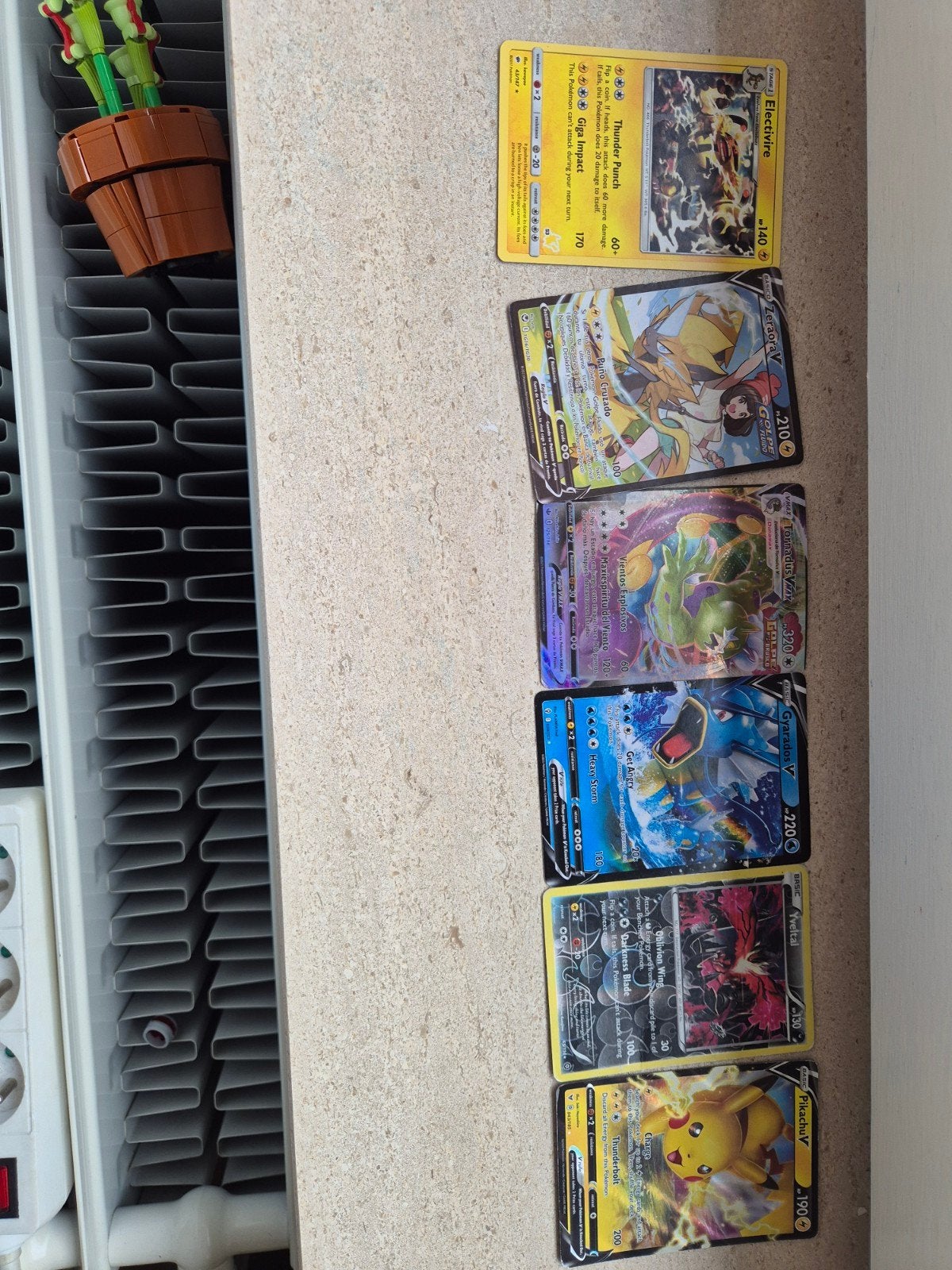 pokemon cards, Huis en Inrichting, Woonaccessoires | Cd- en Dvd-rekken, Verzenden, Zo goed als nieuw