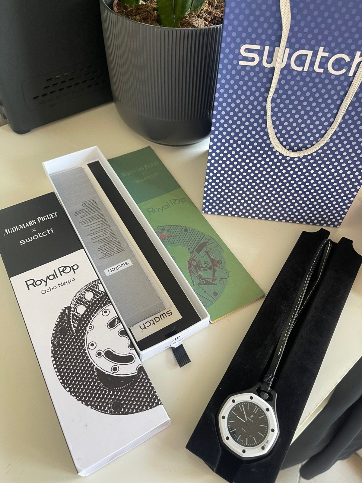 Montre Audemars Piguet X swatch, Bijoux, Sacs & Beauté, Montres | Hommes, Enlèvement ou Envoi, Comme neuf, Swatch