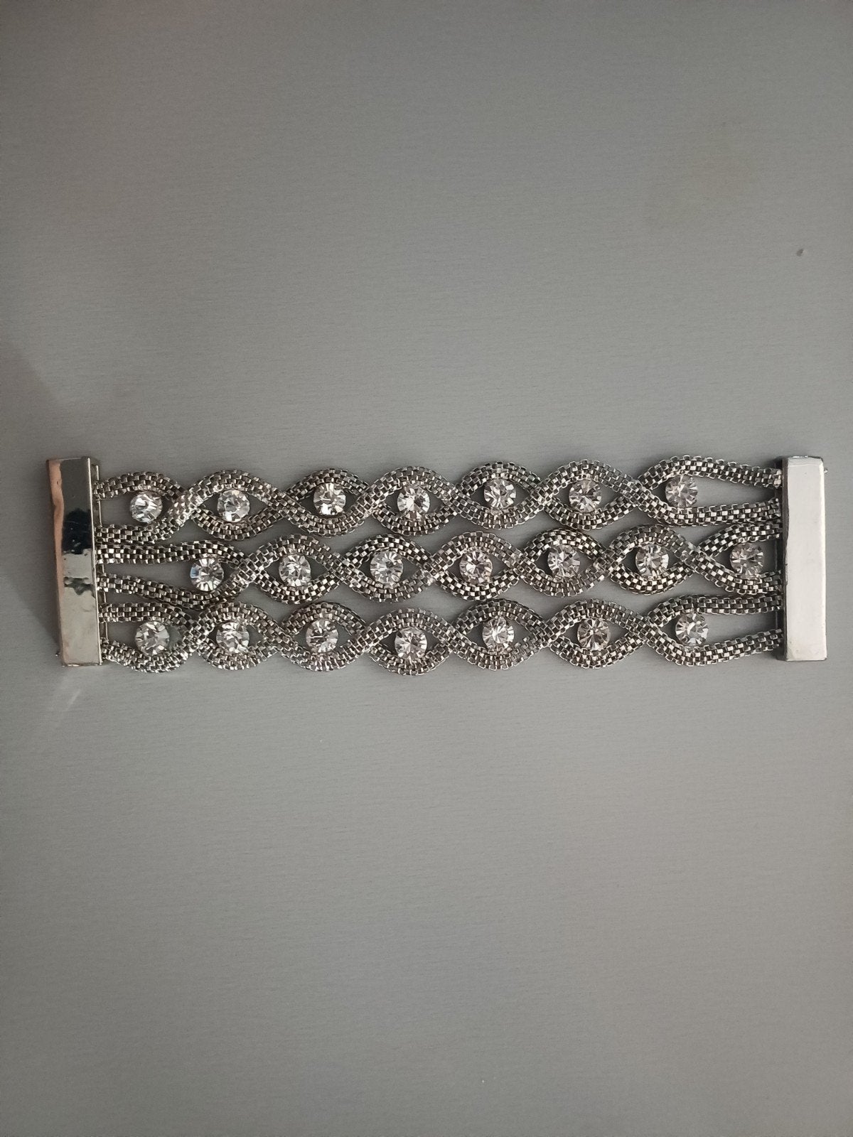 Bracelet aimanté brillant en métal argenté, Bijoux, Sacs & Beauté, Enlèvement, Autres matériaux, Bracelet
