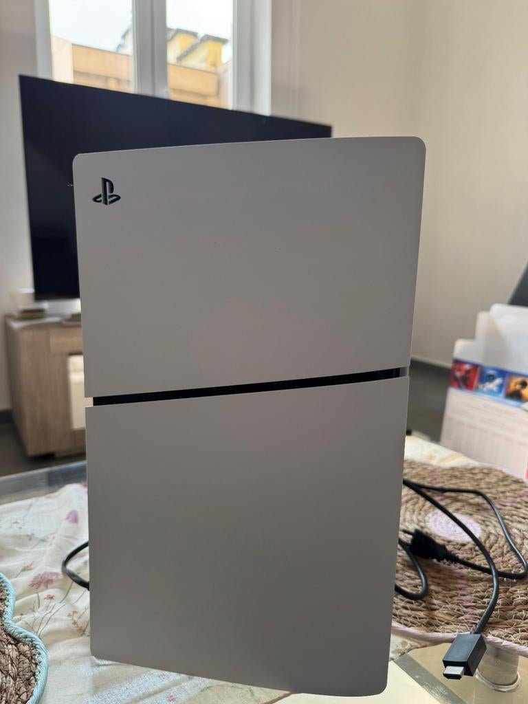 Bonjour, je vends mon ps5 2 manette un casque à vendre  g, Electroménager