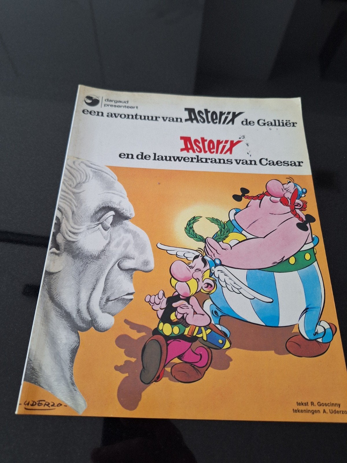 Asterix en de lauwerkrans van Caesar, Boeken, Stripverhalen, Ophalen