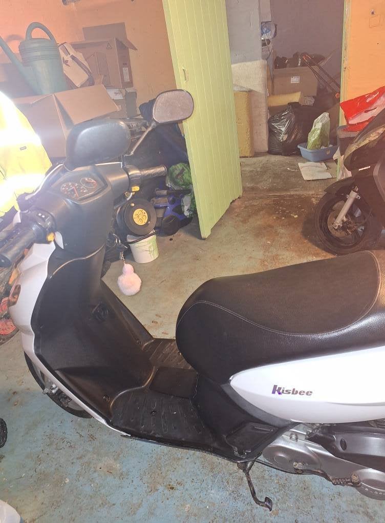 A vendre scooteur Peugeot Kisbee 25cc 4 T, Comme neuf, Enlèvement, Essence, Classe A (25 km/h)