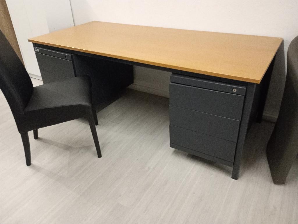 Bureau, Huis en Inrichting, Bureaus, Ophalen, Met lades, Zo goed als nieuw, Industrieel