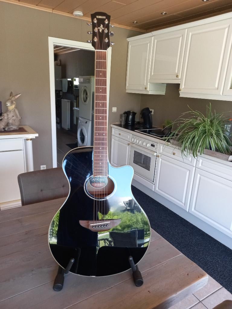 Yamaha Apx 600, Musique & Instruments, Enlèvement, Comme neuf, Guitare Western ou Guitare Folk, Avec valise