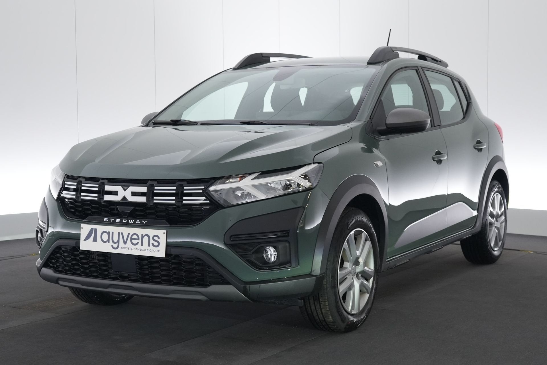 (2DNK402) DACIA SANDERO, Auto's, Voorwielaandrijving, Stof, Gebruikt, Euro 6
