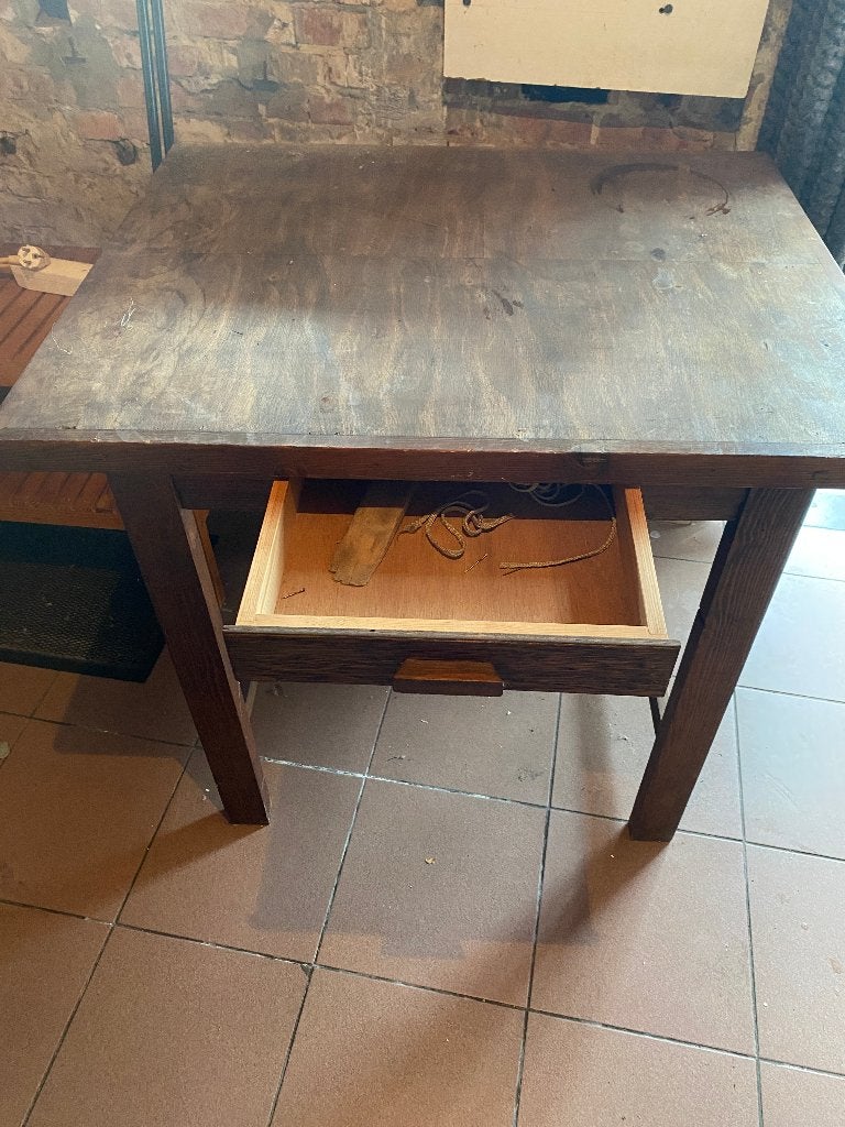 Houten tafel, Ophalen, Gebruikt, Vierkant, Tot twee personen
