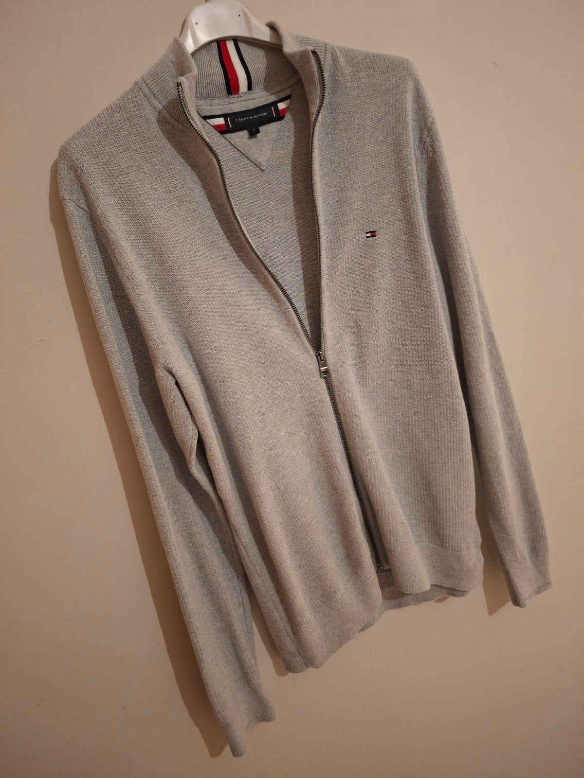 Luxe "Tommy Hilfiger" Ritsvest / Cardigan – Grijs – Maat L, Maat 52/54 (L), Ophalen of Verzenden, Zo goed als nieuw, Tommy hilfiger
