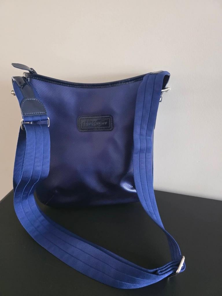 Blauwe LONGCHAMP handtas, Handtassen en Accessoires, Toilettassen, Ophalen of Verzenden, Zo goed als nieuw, Blauw