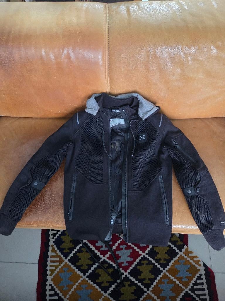 Macna Graphite motorjas met hoodie, maat XS (EU 46), Motoren, Ophalen, Tweedehands, Jas | textiel, Macna