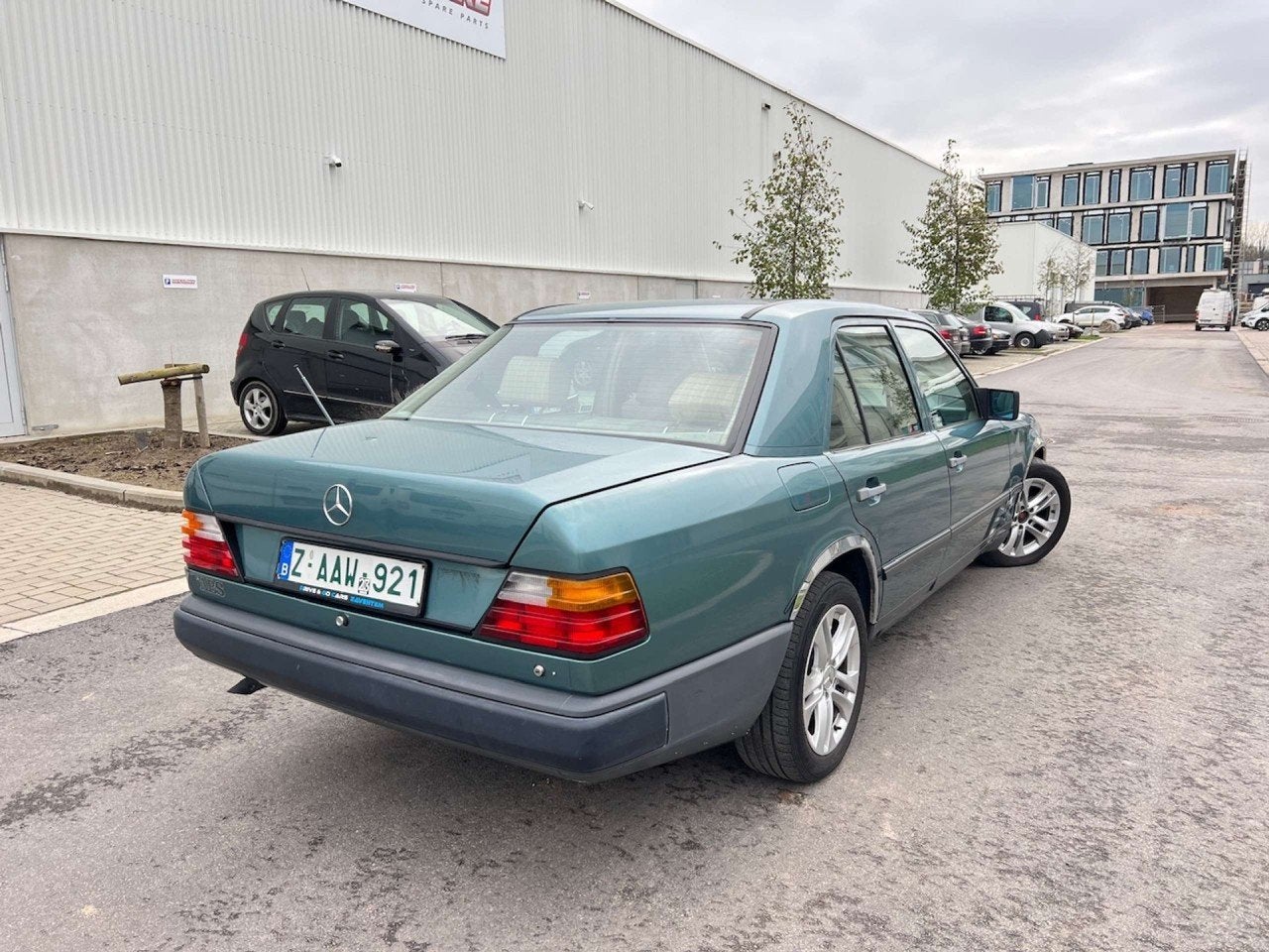 Mercedes-Benz E-Klasse E200 BENZINE Oldtimer * 1 Eigenaar *, foto 6