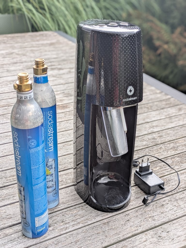 sodastream met 2 CO2 cilinders, Ophalen, Gebruikt