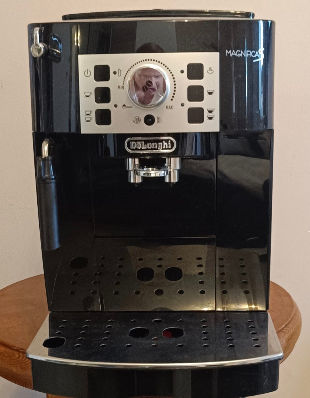 Delonghi Manifica S, Réservoir d'eau amovible, Café moulu, Utilisé, 4 à 10 tasses