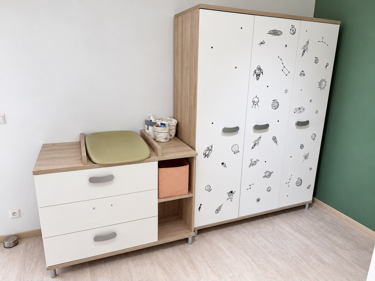 Lot garde robe/dressing et table a langer, Chambre bebe ou enfant, 150 à 200 cm, Enlèvement, Utilisé