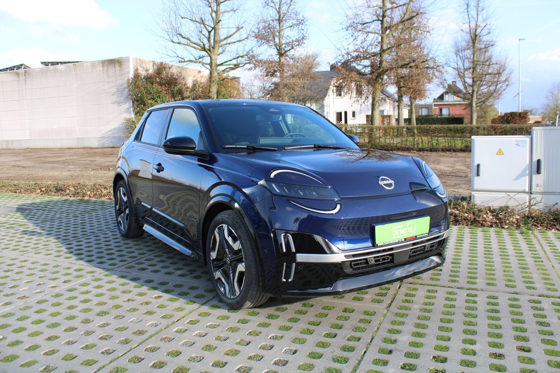 Nissan Micra 52kWh Advance + Cold Pack + Iconic Wheels + Bi, Auto's, Stof, 110 kW, Blauw, Nieuw