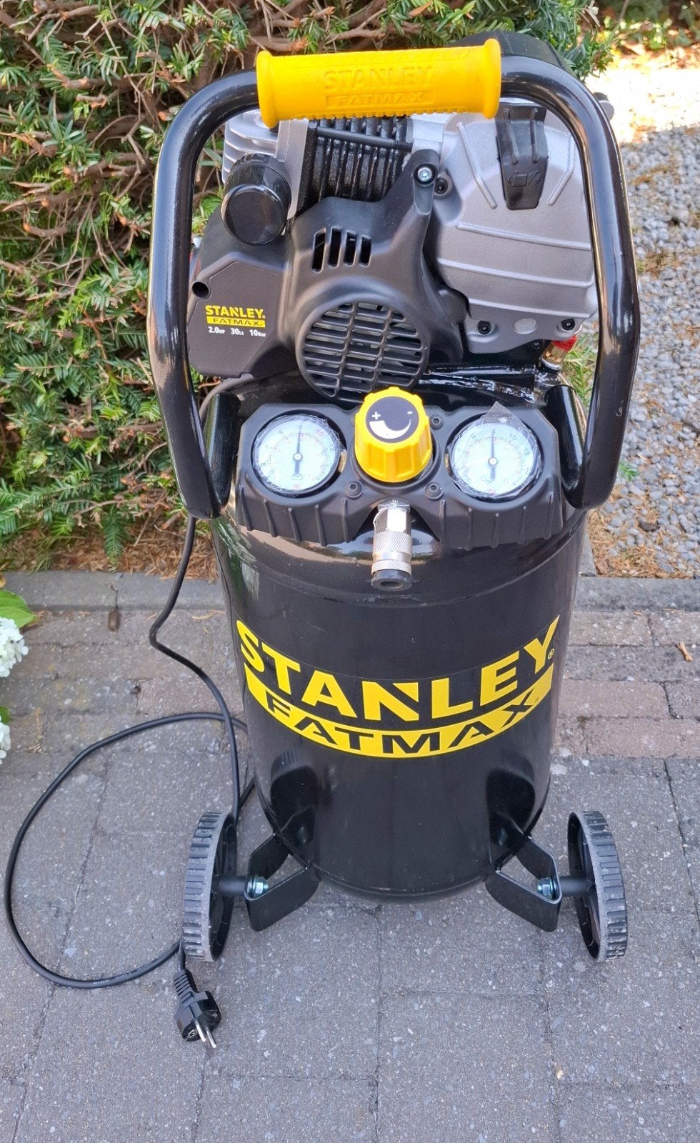 Stanley compressor, Doe-het-zelf en Bouw, Compressors, Ophalen, 6 tot 10 bar, Zo goed als nieuw, 25 tot 100 liter