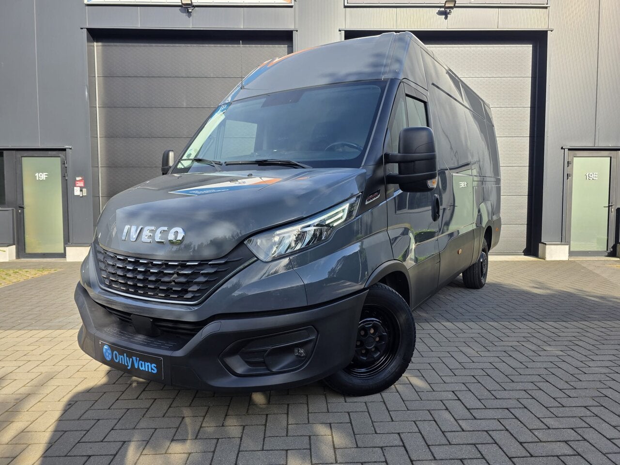 Iveco Daily 3.0D / 35s180 Hi-Matic / L3 / Navi  / Cam / Cru, Auto's, Bestelwagens en Lichte vracht, 2993 cc, Iveco, Bedrijf, Diesel