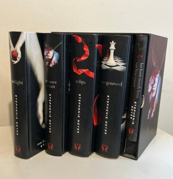 Luxe hardcover boxset Twilight, Boeken, Fantasy, Ophalen of Verzenden, Zo goed als nieuw