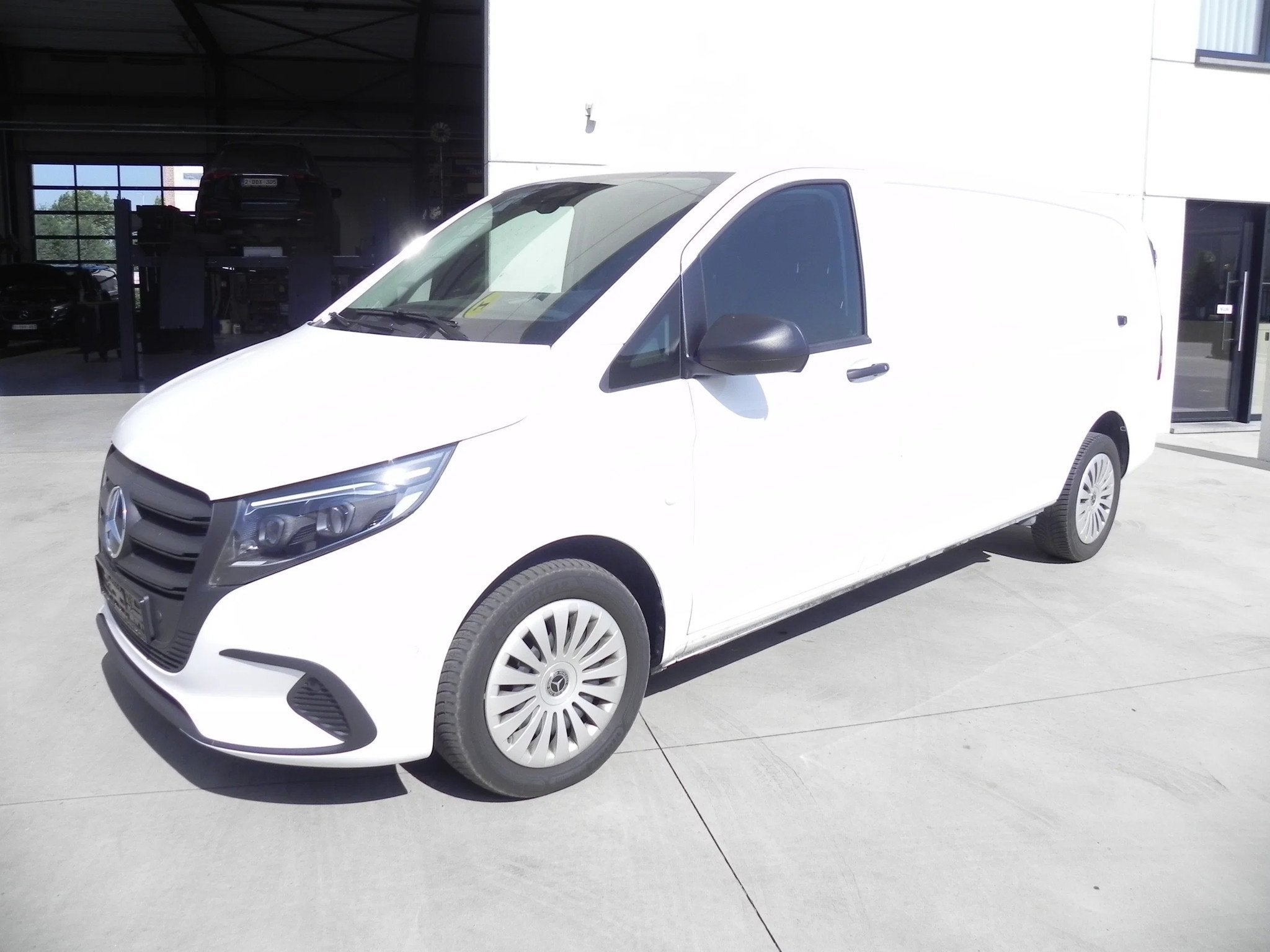 Mercedes-Benz Vito 116 gesloten bestelwagen L3 (bj 2025), Auto's, Automaat, Gebruikt, Euro 6, Wit