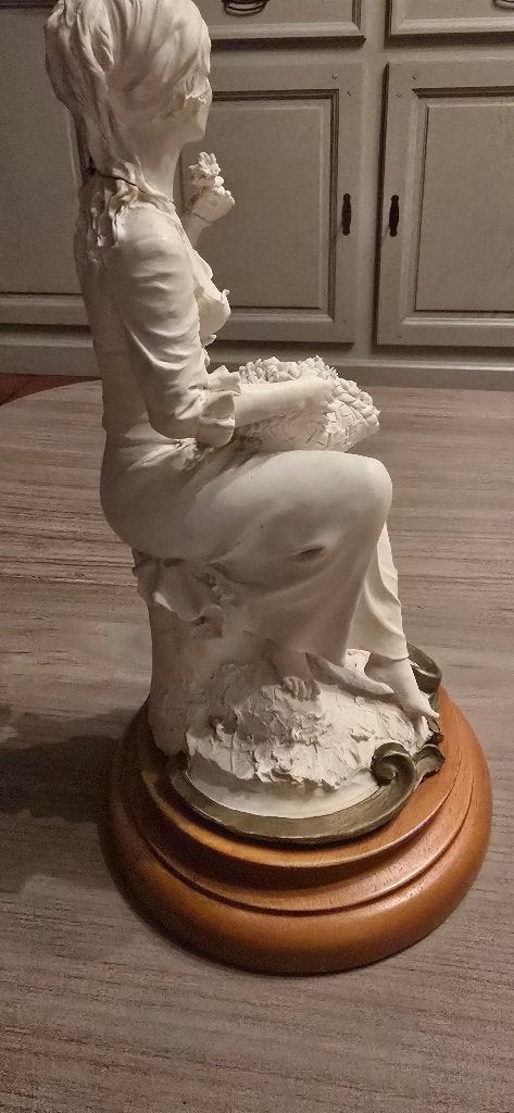 Prachtig klassiek Italiaans beeld – Elegante dame, Statue, Enlèvement, Femme, Marqué