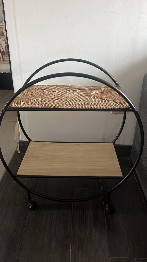 Unieke ronde bijzettafel op wieltjes, Huis en Inrichting, Gebruikt, Metaal of Aluminium, 55 tot 75 cm, Modern