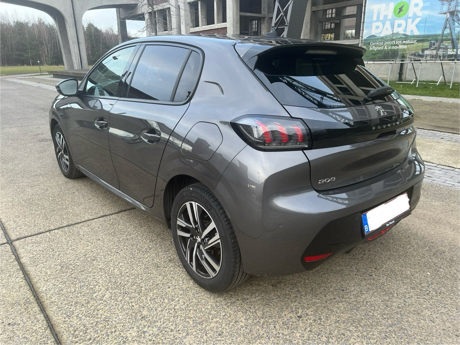 Peugeot 208 1.2 gt pack!, Auto's, Voorwielaandrijving, Euro 6, Leder en Stof, 5 deurs