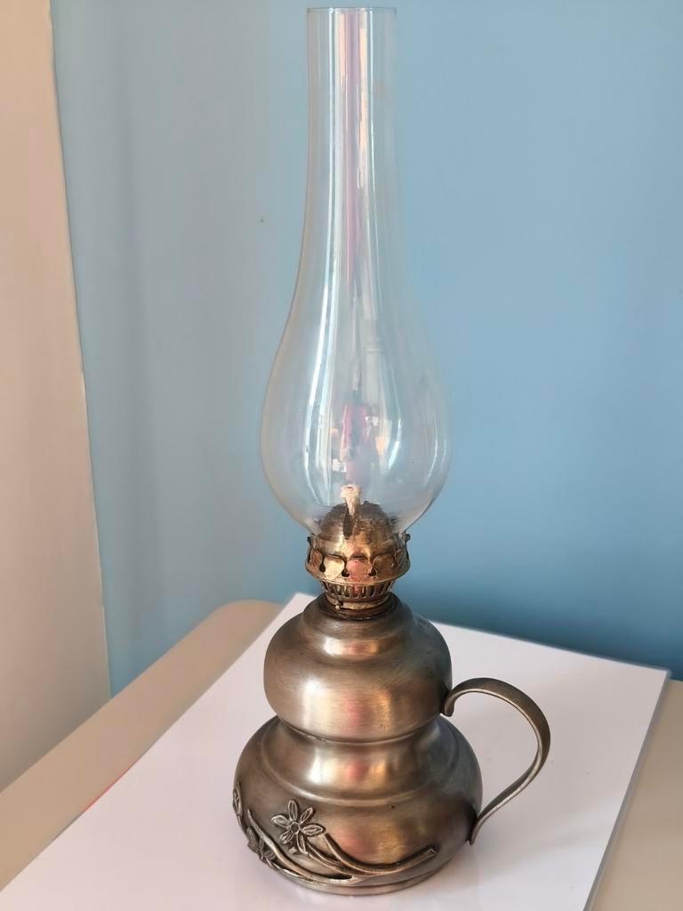 Ancienne lampe à huile en véritable étain vintage et collect, Antiquités & Art, Envoi