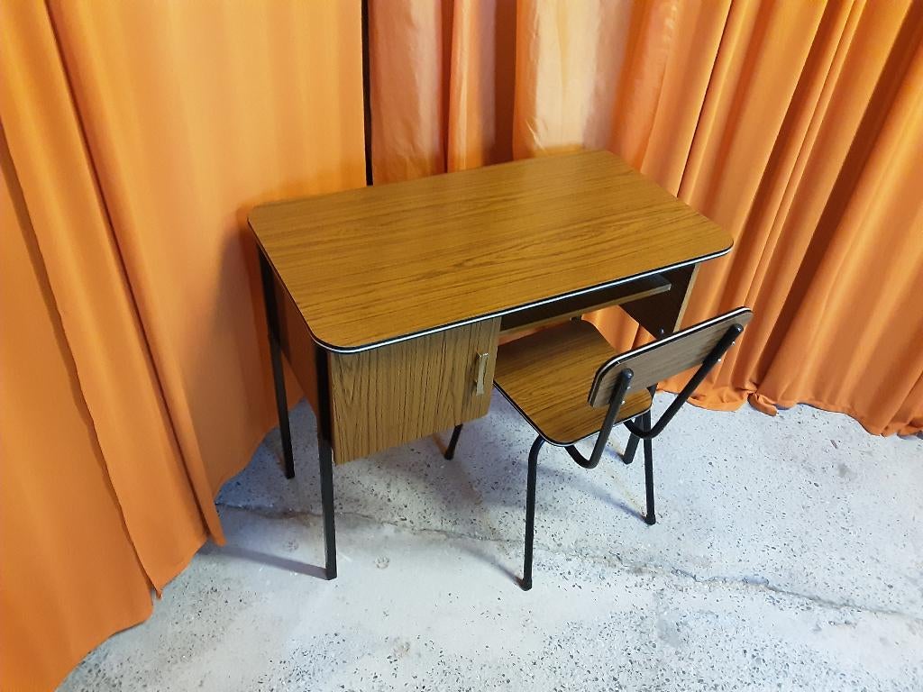 Vintage. Bureau enfant formica année 70 seventies, Enlèvement