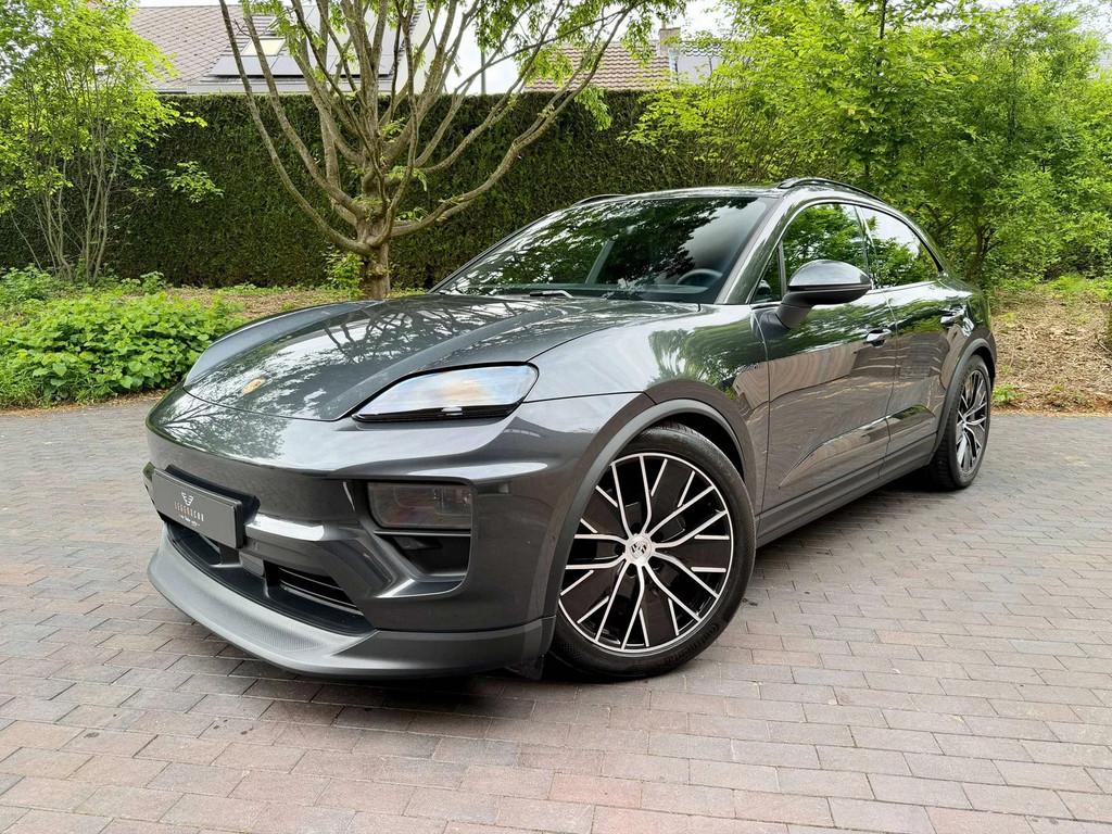 Porsche Macan 4 EV 100 kWh/BOSE/Pano/ACC/Luchtvering/Trekhaa, Auto's, Porsche, Automaat, Gebruikt, Leder, 5 zetels