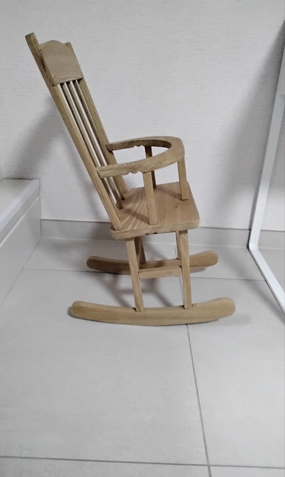 eiken schommelstoeltje, Huis en Inrichting, Stoelen, Ophalen, Zo goed als nieuw, Bruin, Hout