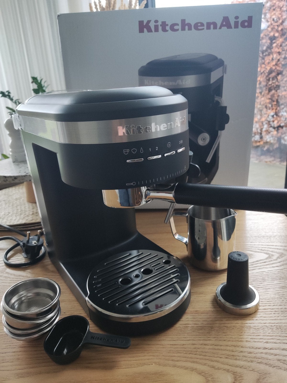 KitchenAid Espressomachine
Producttype: Espresso, Electroménager, Cafetières, Comme neuf, Café moulu, Machine à espresso, Tuyau à Vapeur