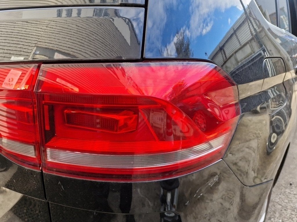 FEU ARRIÈRE DROIT Volkswagen Touran (5T1) (|5TA945096D|), Volkswagen, Volkswagen AG, Utilisé, Kundenbetreuung@volkswagen.de