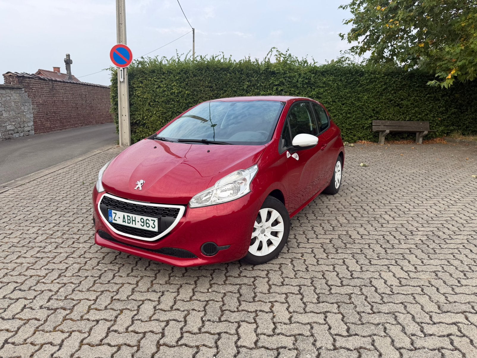 Magnifique 208 premier propriétaire 2015, Autos, Rouge, Achat, Euro 6, Entreprise