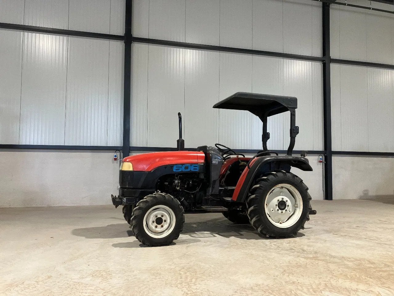 Eurotrac tomtrac 608 minitractor/tractor, Articles professionnels, Machines & Construction | Chariots élévateurs & Transport interne